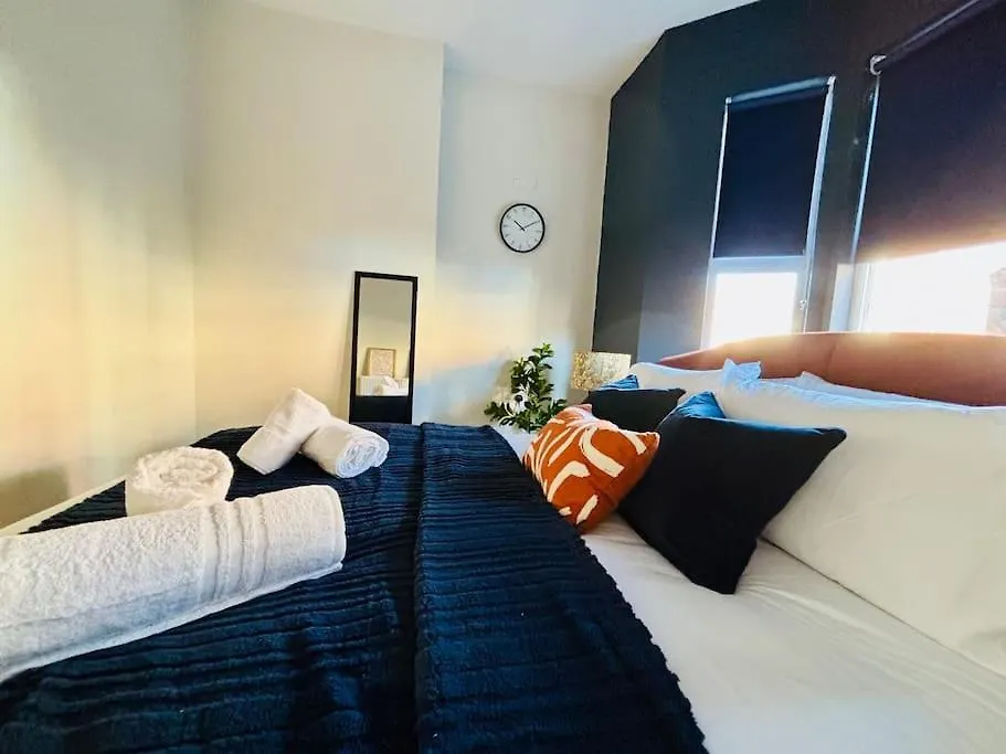 Holiday home Contractors - Modern Home Gloucester City Centre GLOUCESTERSHIRE United Kingdom